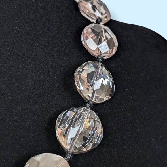 Vintage Faceted Crystal & Lucite Bead Necklace - Picture 4 of 7